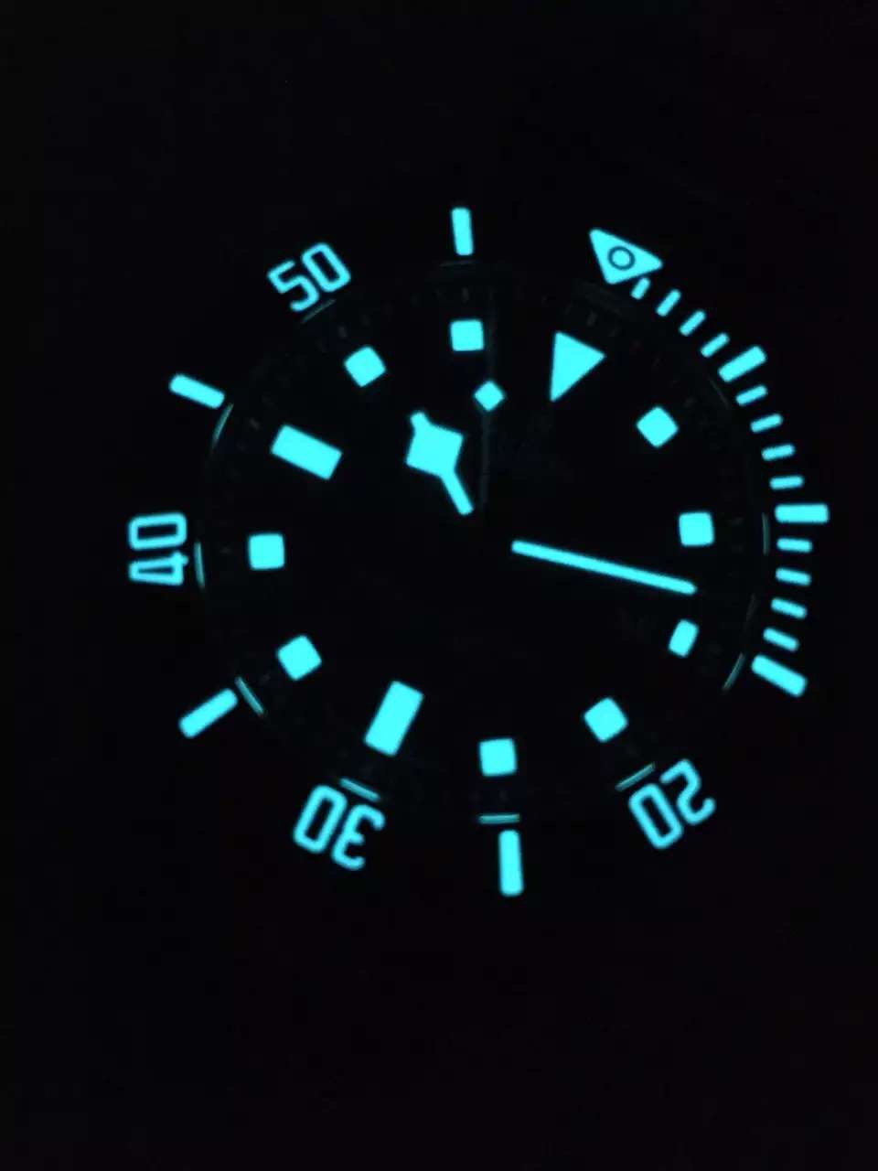 高端复刻表能看出来假的吗 (几百块的复刻表是真的吗)