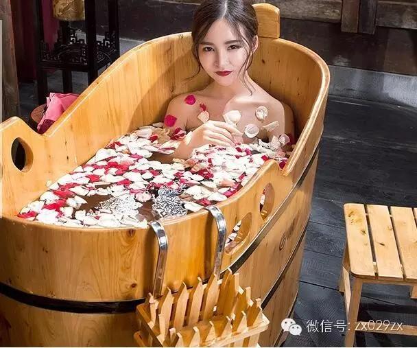 卫生间装浴桶还是浴缸,卫生间太小放浴缸