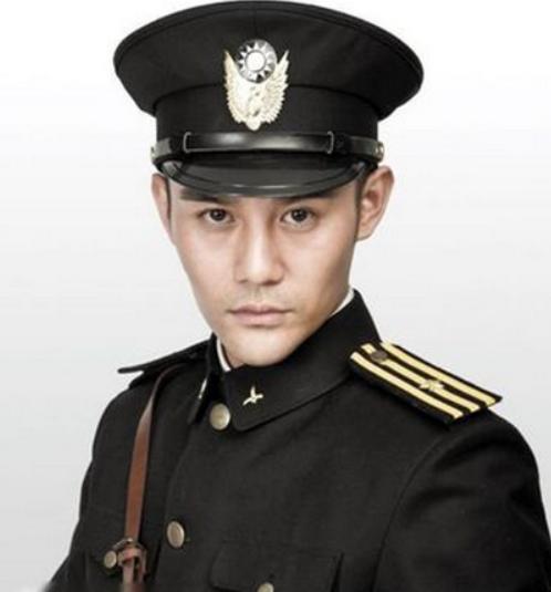 王凯一个明明能够考脸吃饭的人却偏偏要靠演技和才华来征服观众