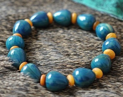 蜜蜡中白蜜蜡好还是白花蜜蜡好,树脂蜜蜡是真蜜蜡还是假蜜蜡