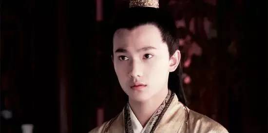 如何才能男女通吃？推荐你们去参考一下杨洋的养成之路！