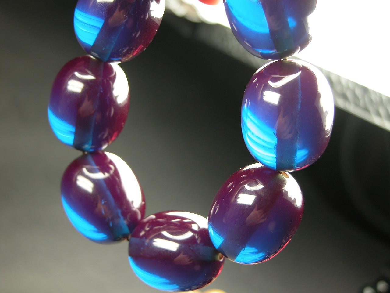 蜜蜡中白蜜蜡好还是白花蜜蜡好,树脂蜜蜡是真蜜蜡还是假蜜蜡