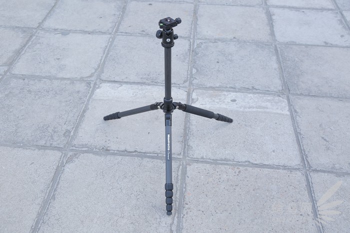 曼富图铝合金三脚架推荐,曼富图element三脚架使用方法