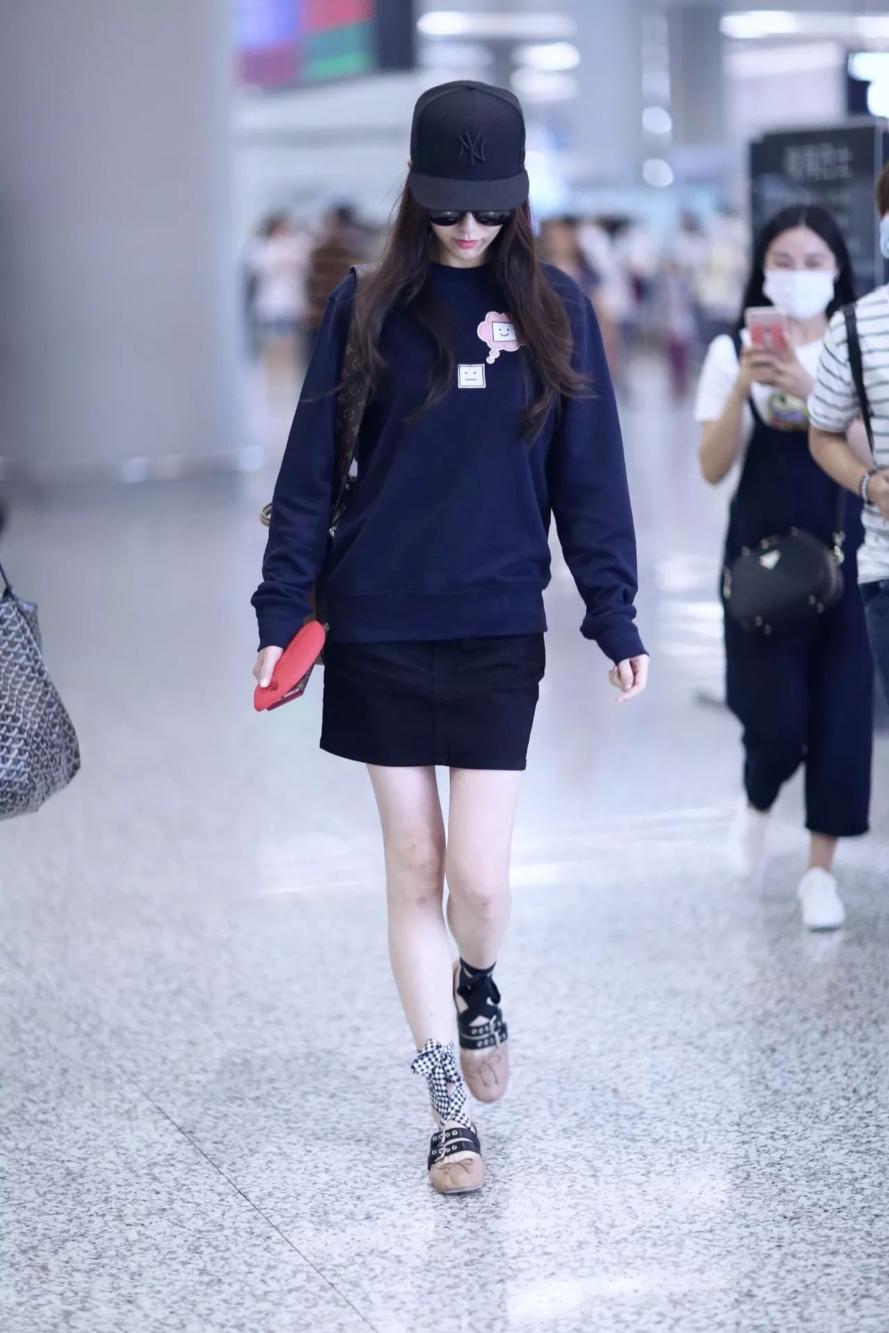 这5双鞋子秋天穿高级又时髦,今年悄悄流行的5双鞋你都知道吗