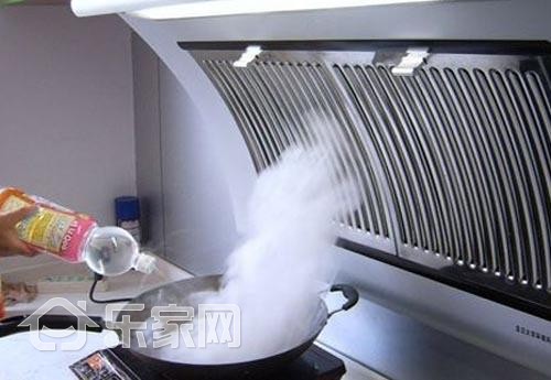 家用厨房油烟机最佳清洗方法,商务抽油烟机怎么样洗得干干净净