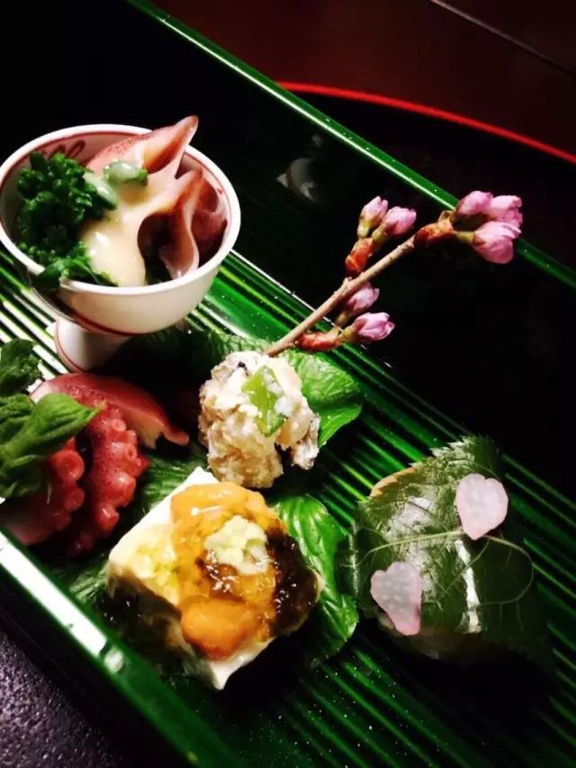 曼莉专栏｜葡萄*妞小**随妈游日本