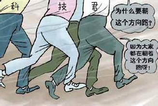 这双鞋有一个奇葩的名字，想必你们都知道了，叫TMD！