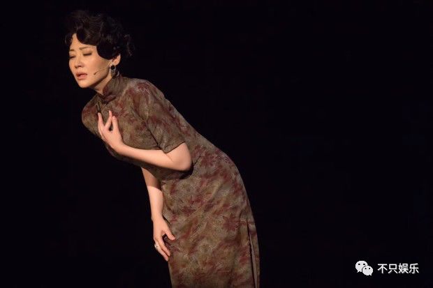 许晴到底是怎么保养的？48岁的年纪还有着少女的模样和*女熟**的身材