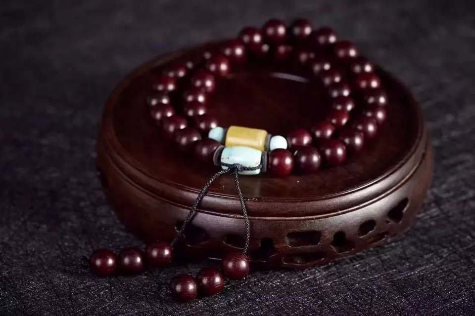 新手小叶紫檀手串如何盘玩保养,小叶紫檀手串如何重新盘玩