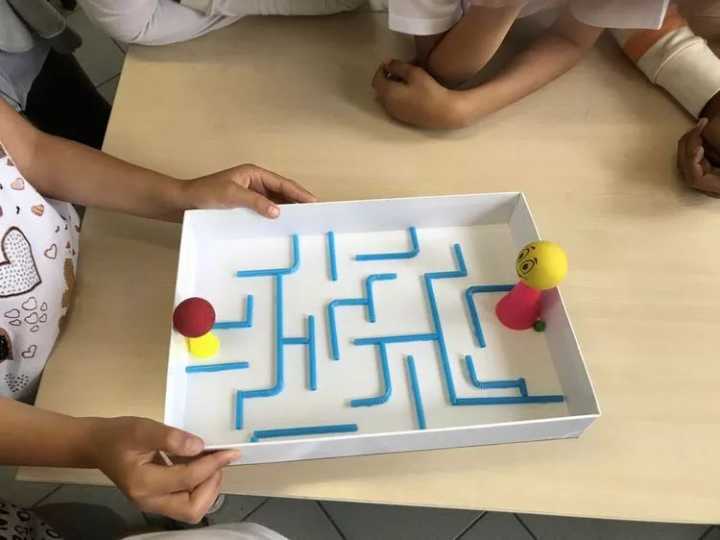 快递箱子做玩具,用快递盒做游戏机双人简单