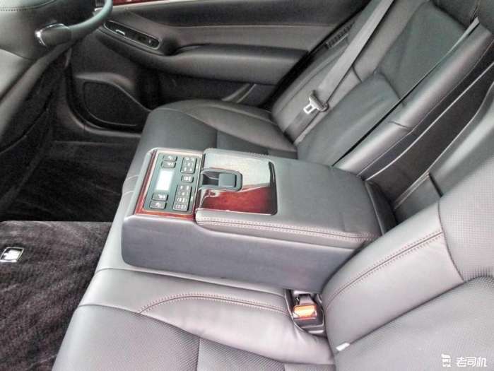 皇冠与日系车比较,日产丰田和国产丰田的区别