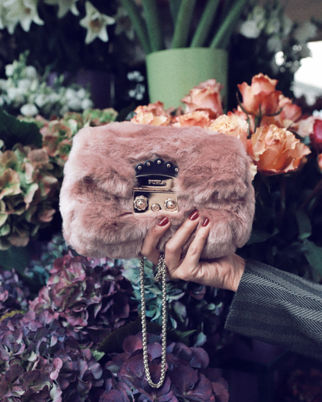 用一样东西完美宣示意大利的纯正血统，这款包包再合适不过啦~