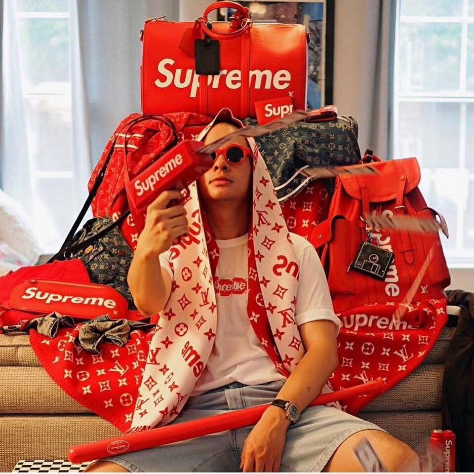 supreme招募官,supreme花卉t恤多少钱