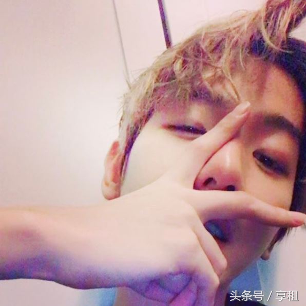 PGone手照细节被爆不伦恋，细数那些单靠手就能够火下去的玉手男