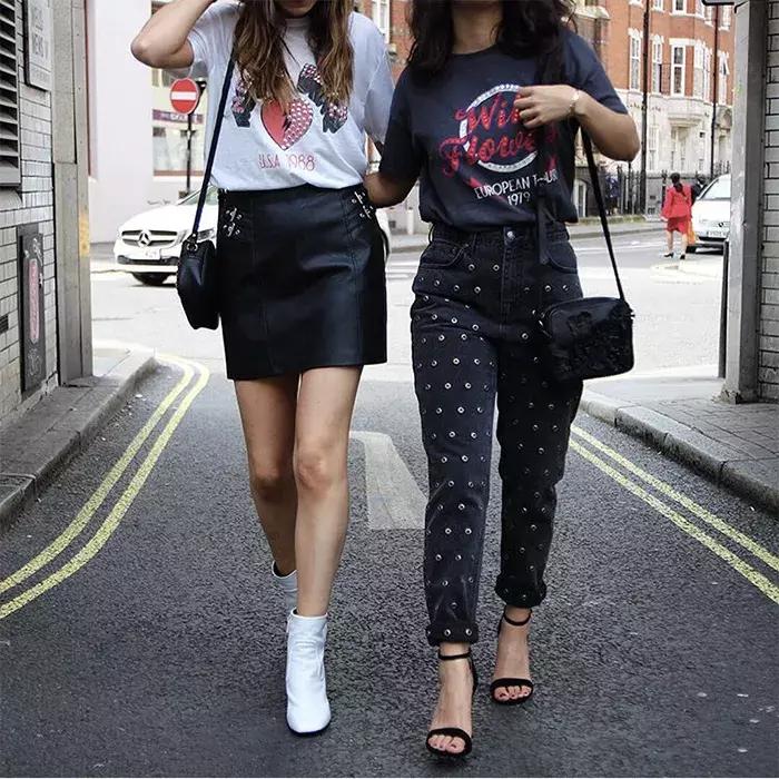 合适冬天小女生穿的黑色马丁靴,合适年轻小姐姐穿的衣服