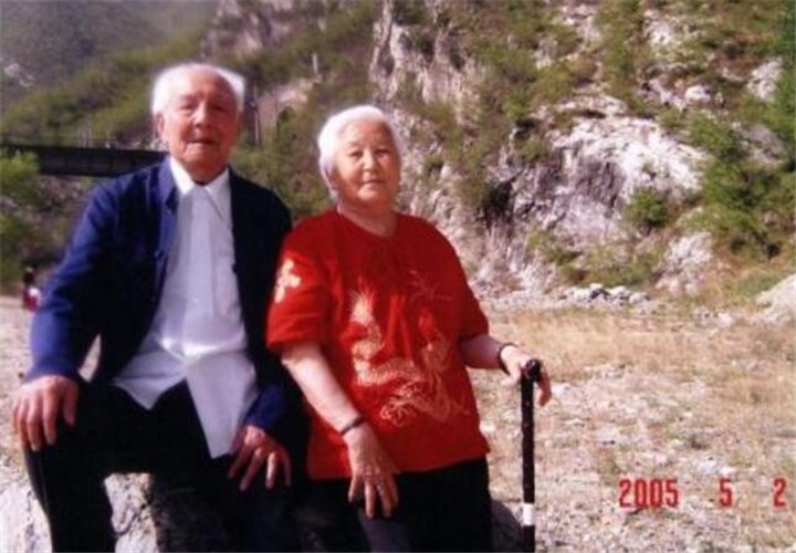 父爱如山原来爸爸也有柔软的一面,父爱如山希望我的父母慢一点变老