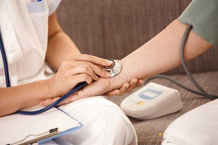 月经推迟一个月但没怀孕怎么回事,月经推迟怎么判断自己有没有怀孕