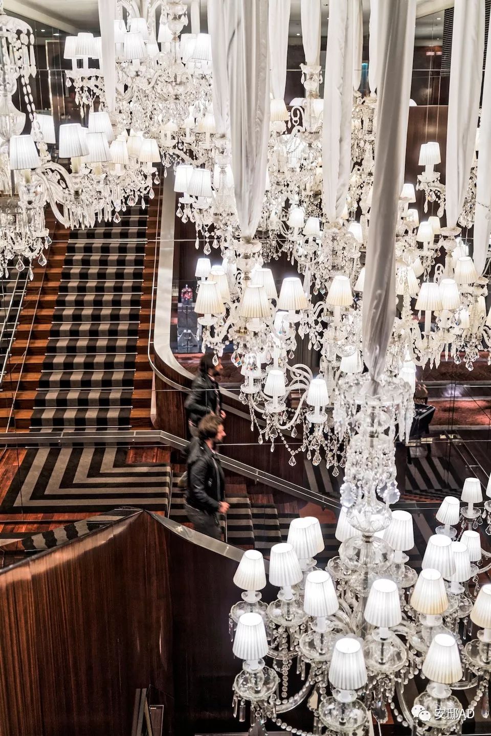 去巴黎别错过，毕加索最爱来喝一杯的“皇宫级”酒店！