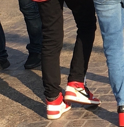 迪士尼的椰子鞋,巴黎世家很像椰子的鞋