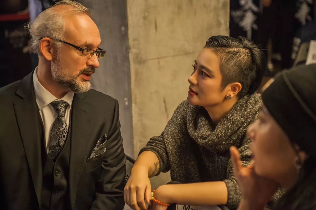 话剧父亲尤雅制作人,尤雅话剧