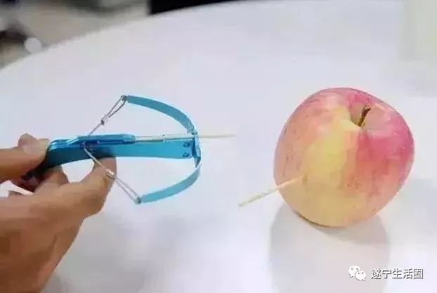 小孩玩打火机被烧成重伤,玩打火机被火烧伤遭毁容的小孩