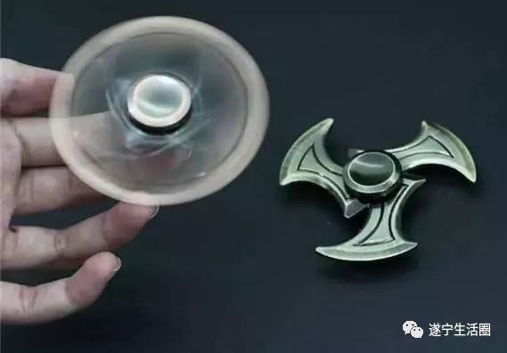 小孩玩打火机被烧成重伤,玩打火机被火烧伤遭毁容的小孩