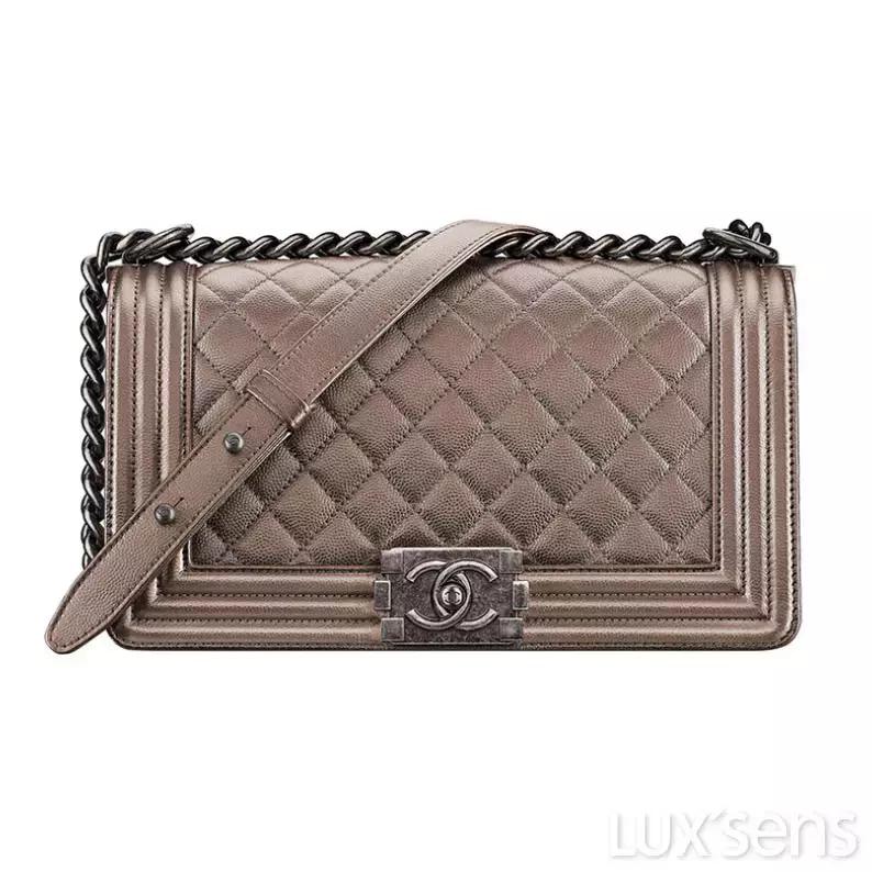 在法国买香奈儿包,香奈儿的包法国买多少钱