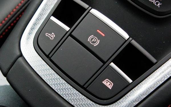 奥迪ttrs敞篷最新款,奥迪ttroadster