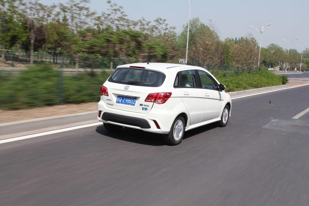 北汽新能源ev200电动车,北汽ev200和ec200有什么区别