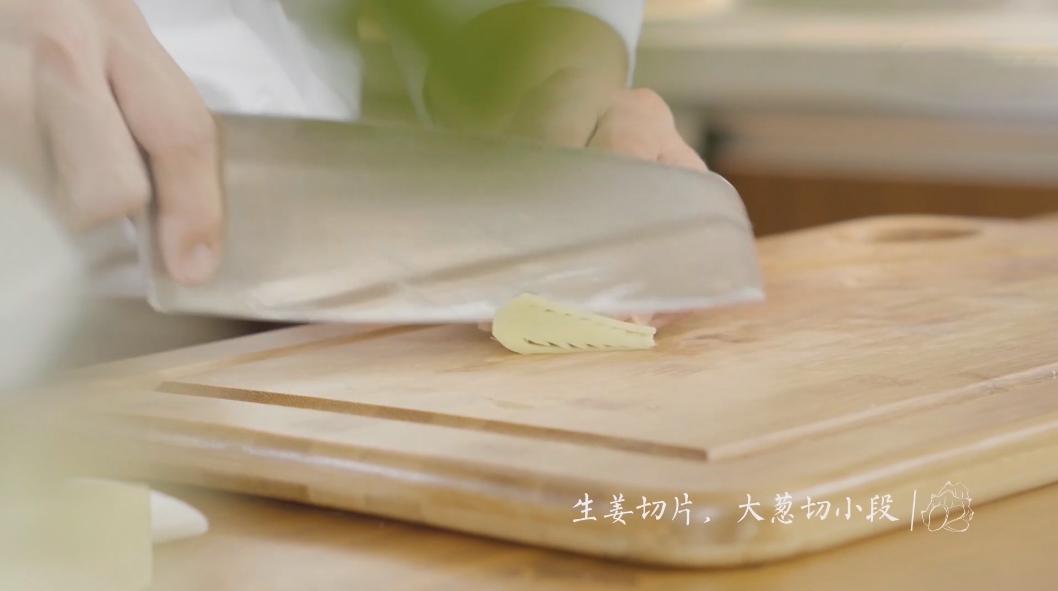 冬葱烧海参,养生葱烧海参怎么做