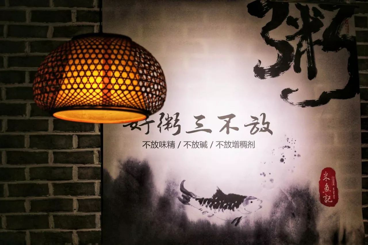 惊了！大胃美少女在建国北路的罗森吃掉一根Dior变色唇膏！