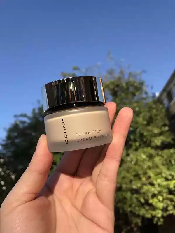 爱美的妹子合适买什么,干皮的妹子合适的粉底液