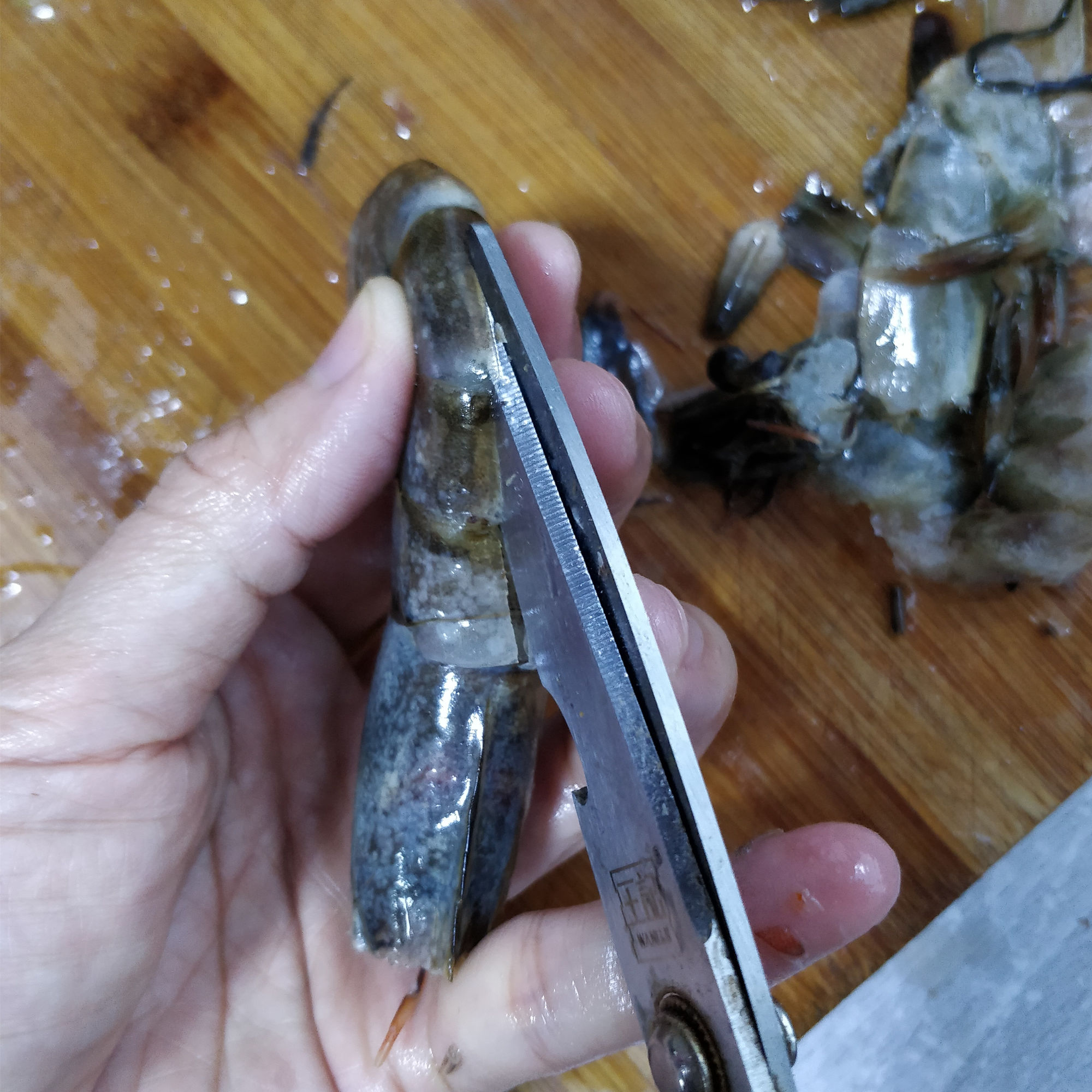 用我的窍门，扒虾壳特快，开背去沙线，一步到位不浪费