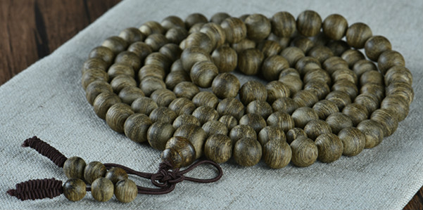 越南沉香佛珠108颗价格,沉香念珠108颗怎么搭配寓意好