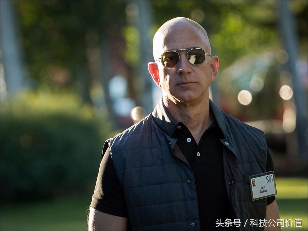 这对任性又睿智夫妇，认识3个月闪婚却恩爱24年，终成世界首富