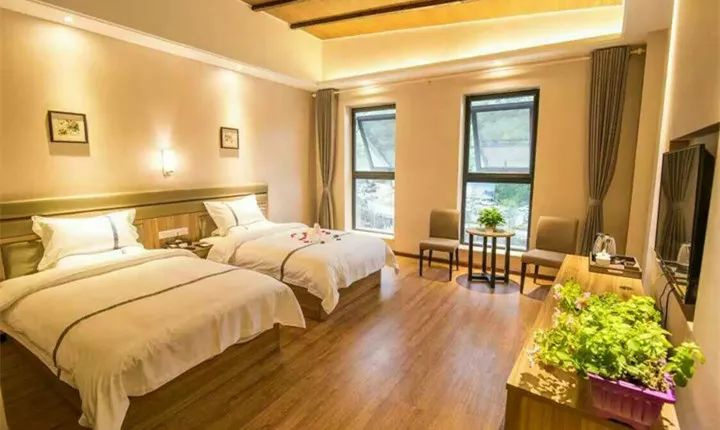 报告老板有几季,报告老板从哪里火的