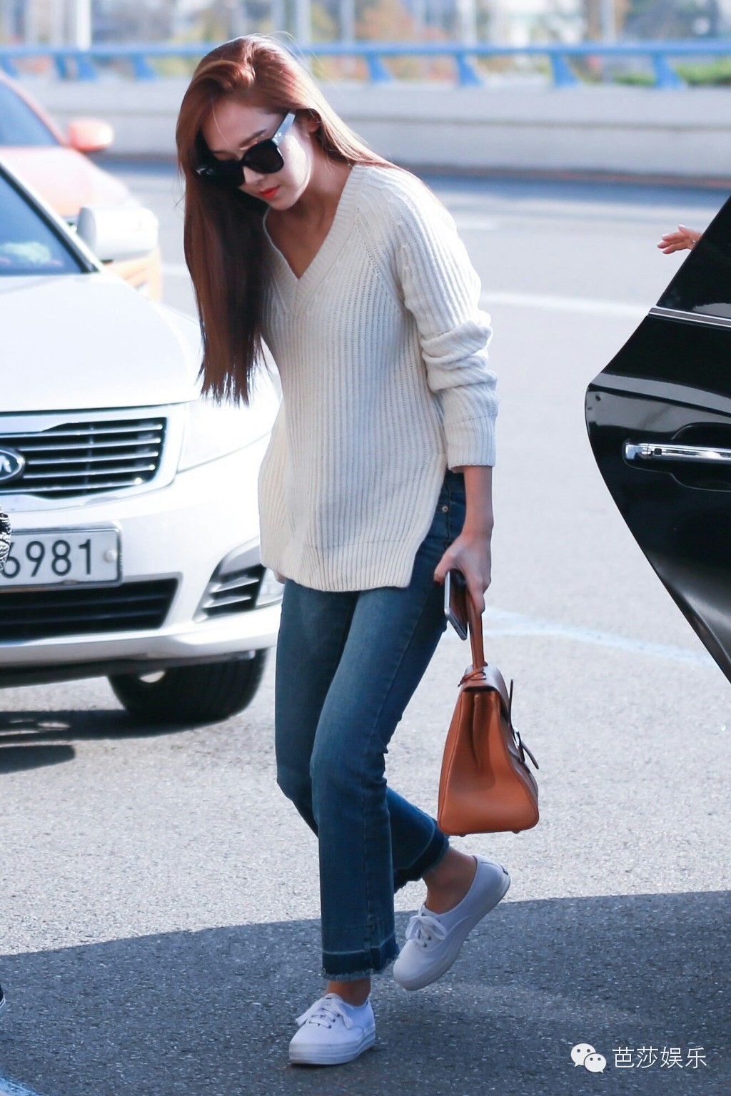 林允儿牛仔裤街拍,林允儿穿牛仔裤视频