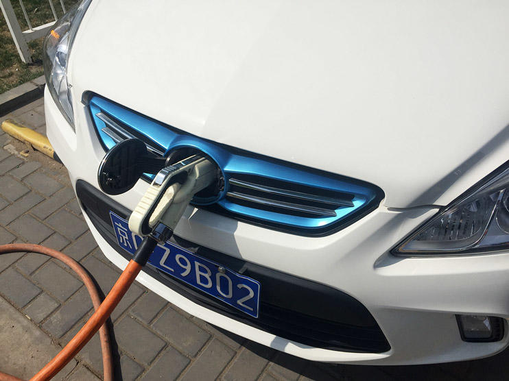 北汽新能源ev200电动车,北汽ev200和ec200有什么区别