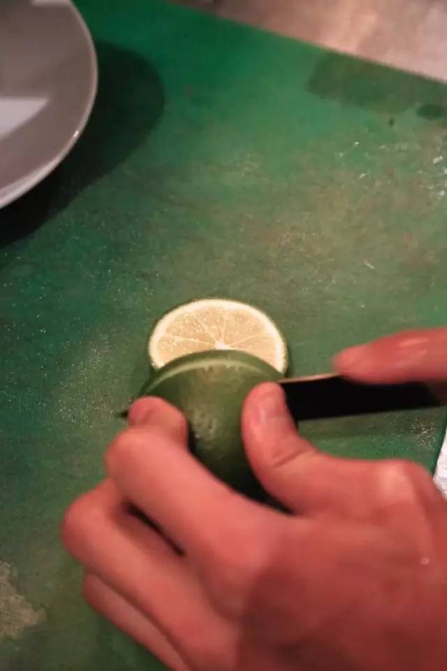 家附近居然藏着这么一家露天餐厅,市中隐藏的特色餐厅