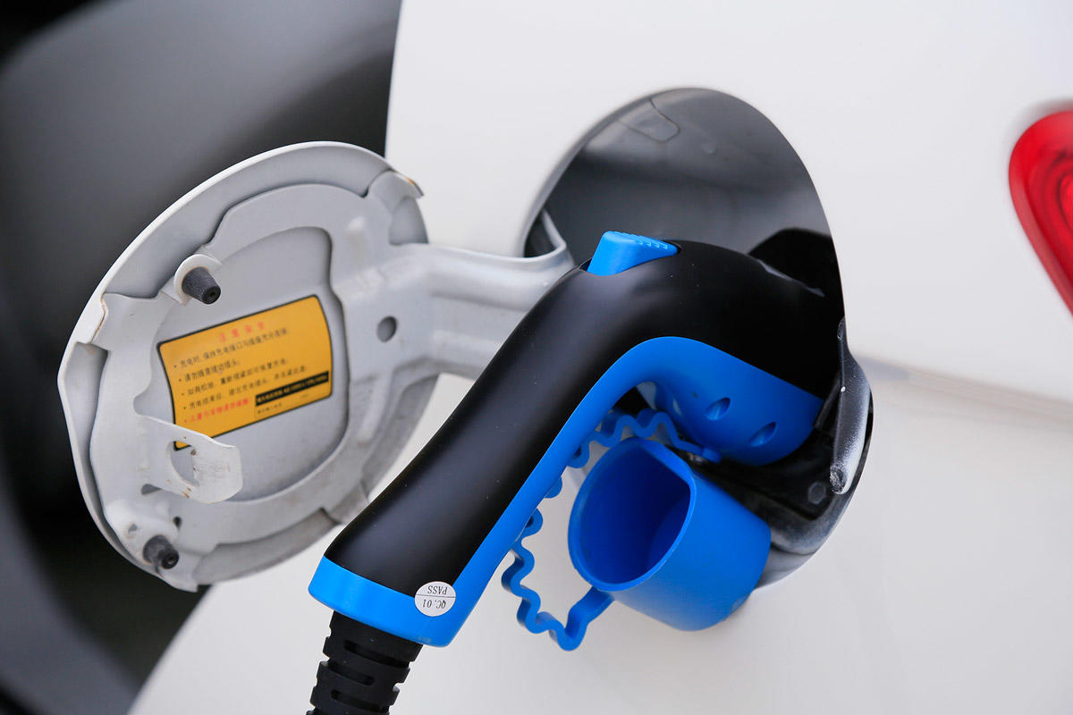 北汽新能源ev200电动车,北汽ev200和ec200有什么区别