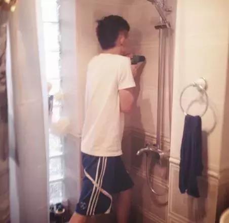 璐甸槼濂冲瓙鎵嬫満涓㈠け瀹氫綅鍚庣画,鎵嬫満琚洍鐮存绾疄