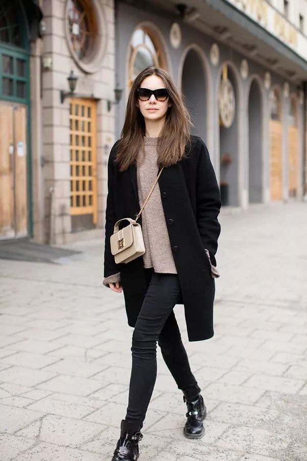 月薪1w会被背调吗,月薪2k也能够背名媛包包