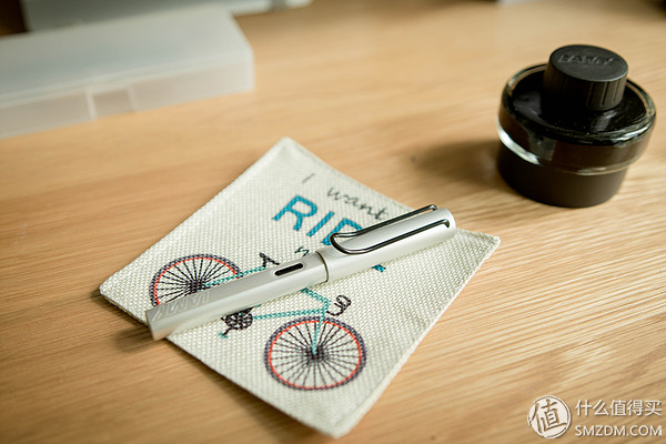 办公室桌面小清新,办公桌面设计图片大全