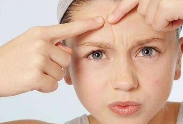 红色痘印怎么快速消除不留疤痕,怎么快速消除痘印痘坑美白