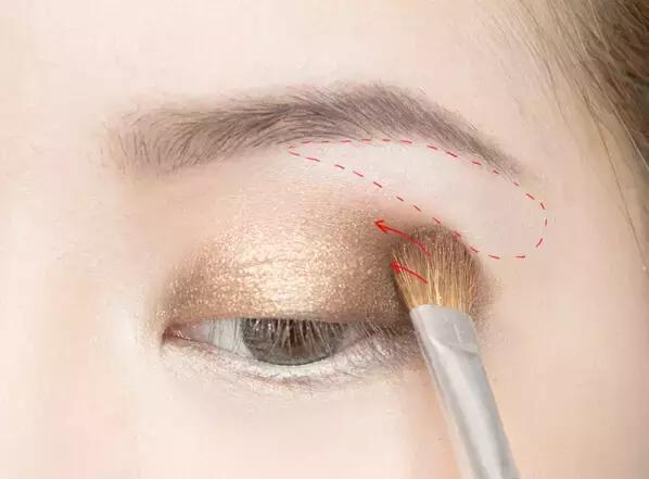 怎么看合适韩妆还是日妆,日妆跟韩妆哪个好用