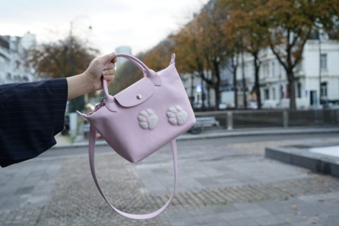 lv阿玛尼酷奇,lv和阿玛尼哪个更大牌