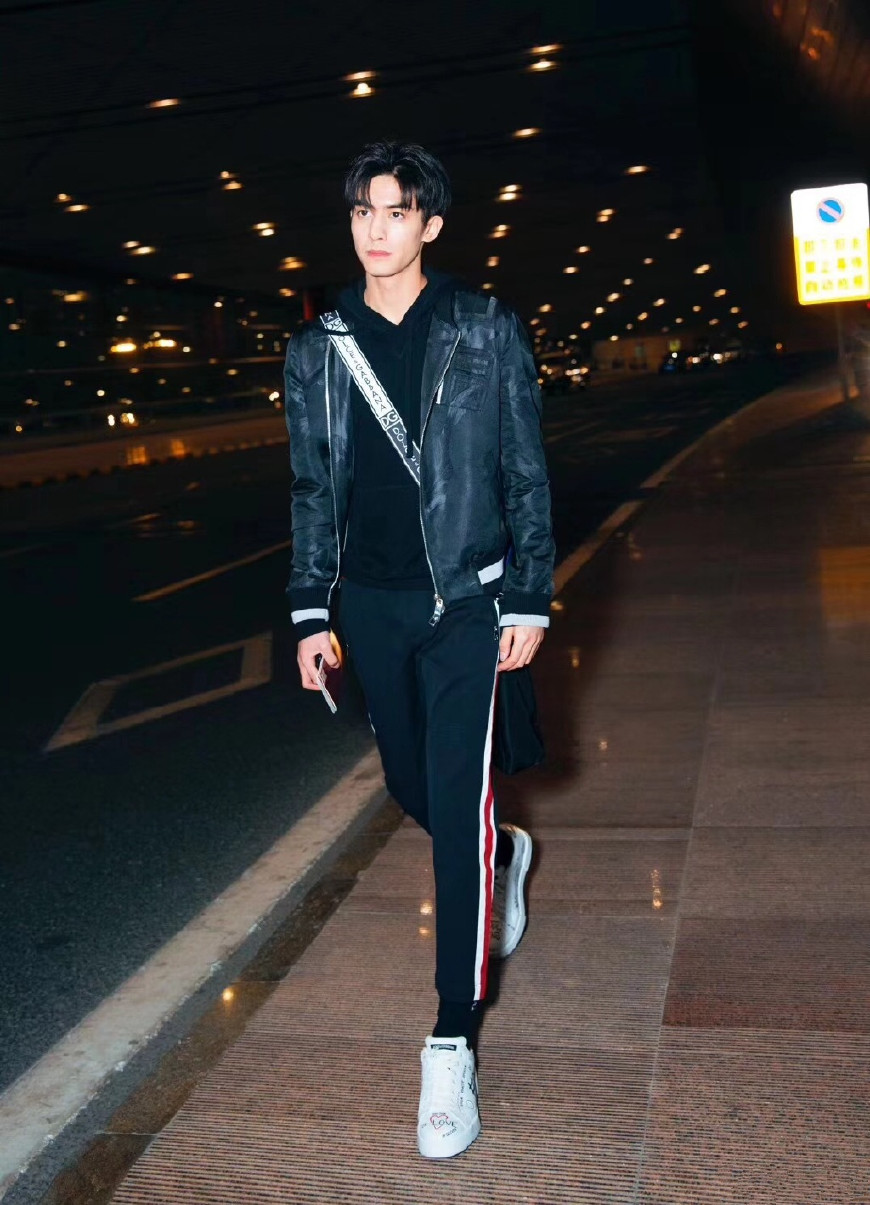 2012年春夏米兰时装周杜嘉班纳,2017杜嘉班纳国际时装周创意走秀