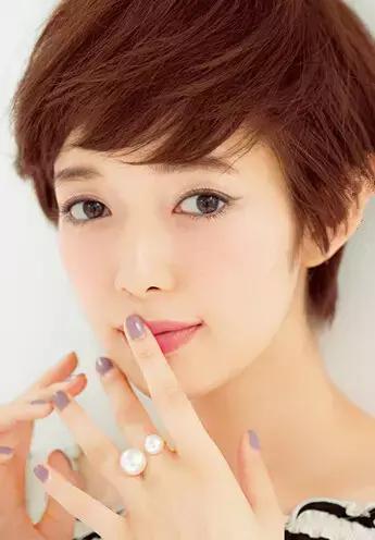 怎么看合适韩妆还是日妆,日妆跟韩妆哪个好用