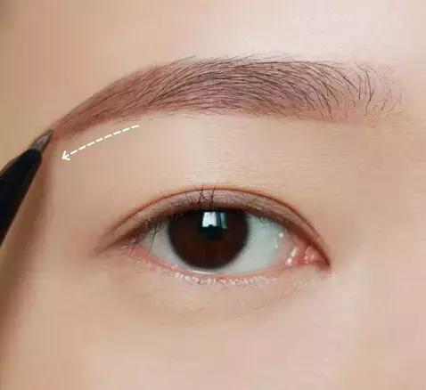 怎么看合适韩妆还是日妆,日妆跟韩妆哪个好用