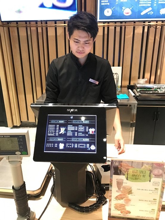 良品铺子告捷史,良品铺子故事店